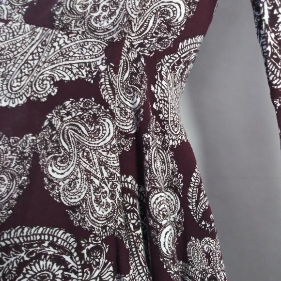 UO Urban Outfitters Ecote Sascha Bell Sleeve Paisley Red Dress Size Small - Picture 9 of 11